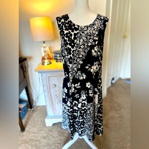 Very Pretty Sleeveless Dress by DKNY. Size medium 14